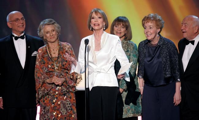 Valerie Harper, TV's sassy, lovable Rhoda, dies at 80 | iNFOnews.ca CP330814664