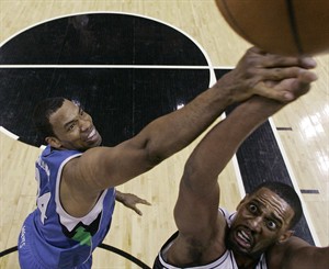 Person familiar with situation: Nets meeting with Jason Collins, could sign soon | iNFOnews.ca CP27342394