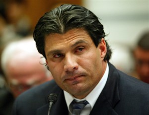 Former major league slugger Jose Canseco resting at home after accidentally shooting finger | iNFOnews.ca CP30472282