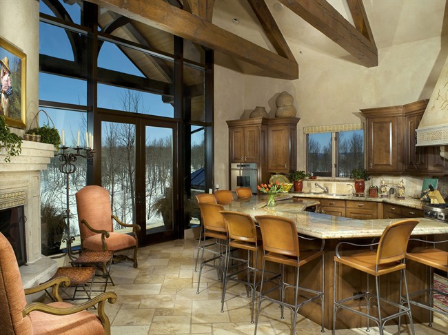 No longer a dumping ground, auctions become viable option for luxury home sellers | iNFOnews.ca CP34049697