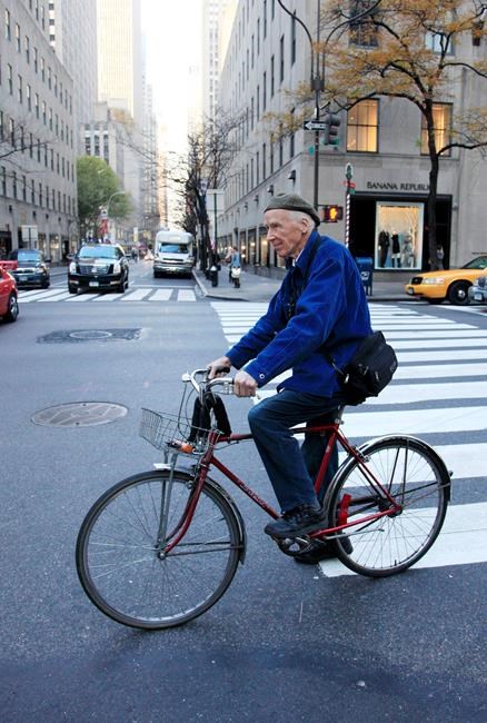 Bill Cunningham, NY Times fashion photographer, dies at 87 | iNFOnews.ca Bill Cunningham, NY Times fashion photographer, dies at 87 | iNFOnews.ca