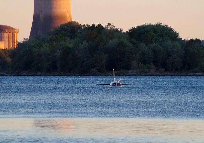 Plane approaching airport loses power, lands in river | iNFOnews.ca CP1557039611