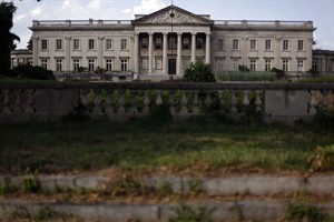 Dilapidated 110-room estate on market for $20M in Philadelphia needs millions more in repairs | iNFOnews.ca CP29450404