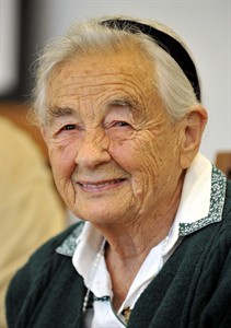 Maria von Trapp, part of family musical troupe made famous in 'Sound of Music,' dies in US | iNFOnews.ca Maria von Trapp, part of family musical troupe made famous in 'Sound of Music,' dies in US | iNFOnews.ca