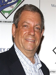 Suit: Sporting goods CEO pretended to be executive at rival to get secrets from store workers | iNFOnews.ca