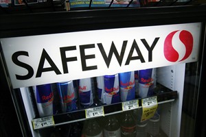 Safeway agrees to sell company to group led by Cerberus Capital for at least $7.64 billion | iNFOnews.ca CP27488122