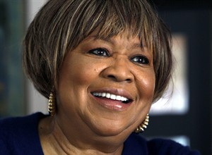 Mavis Staples to perform at this year's Newport Folk Festival in Rhode Island | iNFOnews.ca CP27062613