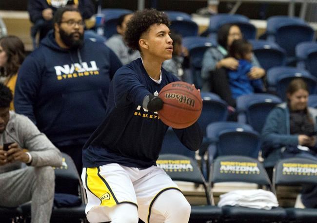 One-handed Northern Arizona player spreading inspiration | iNFOnews.ca One-handed Northern Arizona player spreading inspiration | iNFOnews.ca