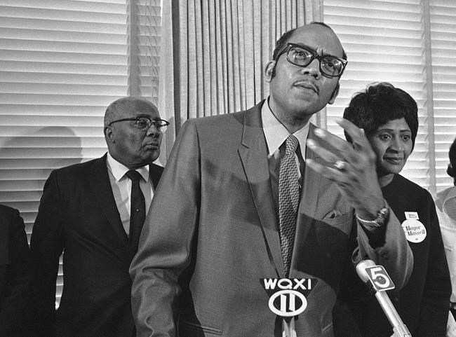 Ali returned to ring with ex-Georgia senator in his corner | iNFOnews.ca