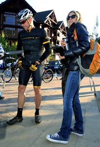 Police: Lance Armstrong let girlfriend take blame after he hit parked cars with SUV in Aspen | iNFOnews.ca