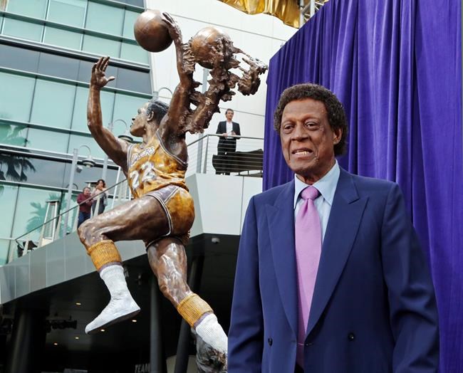 Elgin Baylor, Lakers great and aerialist pioneer, dies at 86 | iNFOnews.ca