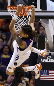 Tats and all: WNBA star Brittney Griner's book details bullying, sexuality, family acceptance | iNFOnews.ca