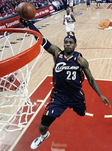 Person familiar with talks: LeBron James signs 2-year contract, "business deal" for Cavaliers | iNFOnews.ca Person familiar with talks: LeBron James signs 2-year contract, "business deal" for Cavaliers | iNFOnews.ca