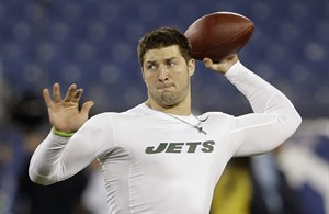 Person familiar with situation: Tebow to practice with Patriots | iNFOnews.ca CP23750948