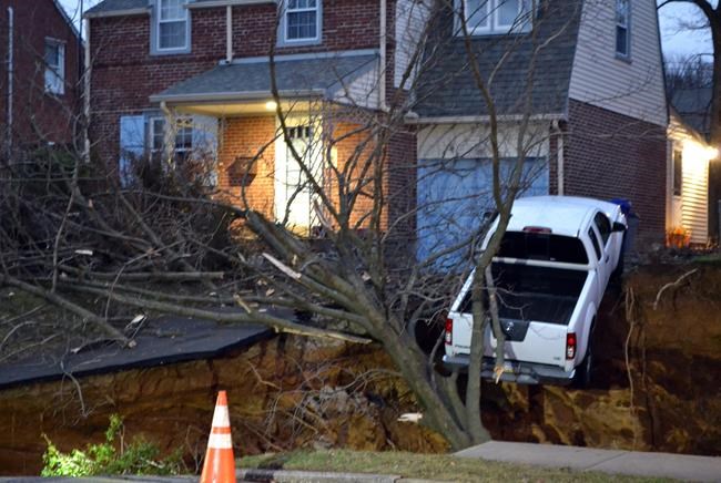 Sinkhole swallows yards, threatens pickup in Philly suburb | iNFOnews.ca