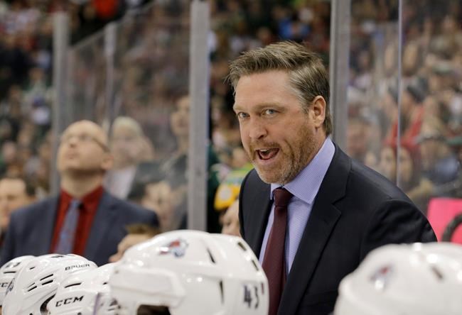 Roy abruptly resigns as Avalanche coach and executive | iNFOnews.ca