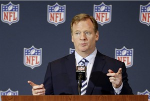 Goodell says he 'didn't get it right' on Rice, announces new penalties for domestic violence | iNFOnews.ca CP29670056