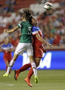 Abby Wambach, players go to court to try to force Canada to host World Cup on grass | iNFOnews.ca