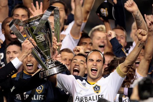 Landon Donovan rejoins LA Galaxy, ending 2-year retirement | iNFOnews.ca