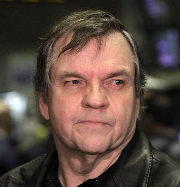 Singer Meat Loaf collapses during concert in Canada | iNFOnews.ca