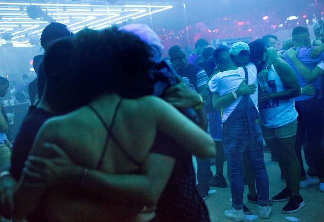 Nightclub shooting police reports: hysteria, blood, bodies | iNFOnews.ca CP975321607