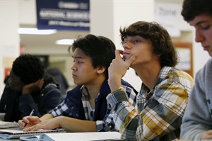 BACK TO SCHOOL: Pediatricians push for later start times for teens to curb lack of sleep | iNFOnews.ca CP29615680