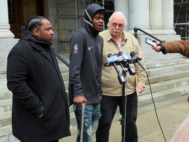 Police confront 2 men, 1 white, 1 black: Only 1 is shot | iNFOnews.ca