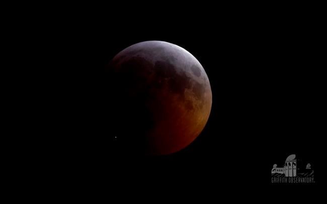 Space rock left big crater on moon during full lunar eclipse | iNFOnews.ca Space rock left big crater on moon during full lunar eclipse | iNFOnews.ca