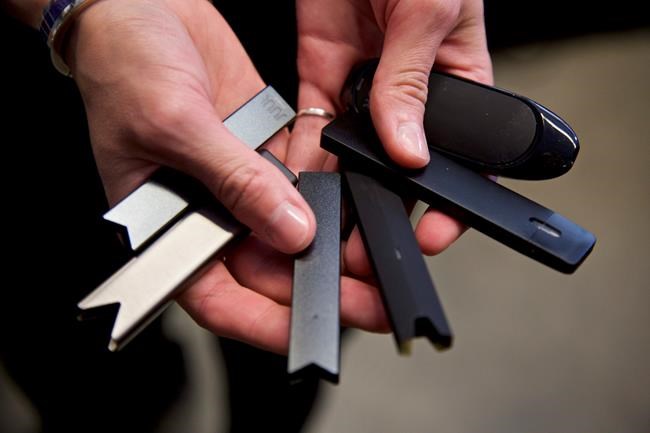 Big drop reported in vaping by US teenagers | iNFOnews.ca