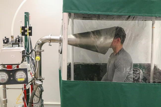 Tiny airborne particles may pose a big coronavirus problem | iNFOnews.ca Tiny airborne particles may pose a big coronavirus problem | iNFOnews.ca
