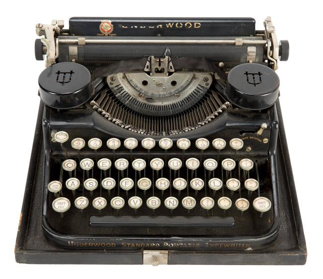 Hugh Hefner's college typewriter scores $162K at auction | iNFOnews.ca Hugh Hefner's college typewriter scores $162K at auction | iNFOnews.ca