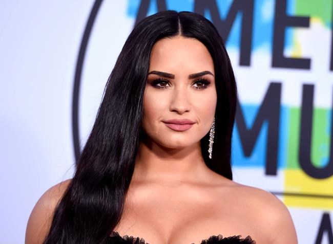 Demi Lovato ends US tour in seductive kiss with Kehlani | iNFOnews.ca