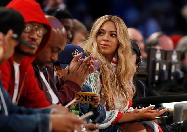 Beyonce in '90s Halloween mood with Toni Braxton salute | iNFOnews.ca