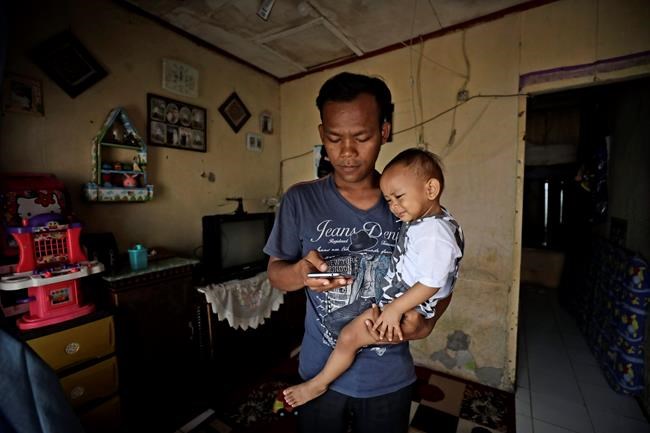 Amid pandemic, the world's working poor hustle to survive | iNFOnews.ca