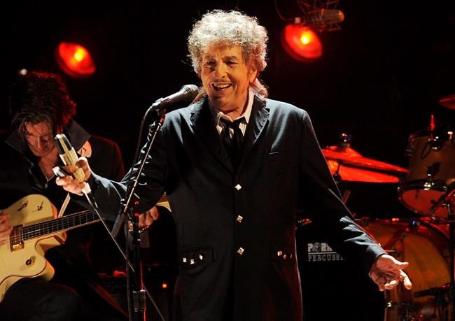 It ain't tea, babe: Bob Dylan embraces Tennessee whiskey | iNFOnews.ca