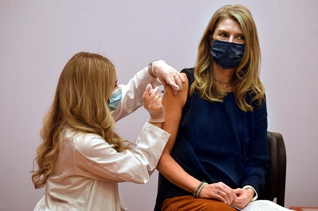 Teacher vaccinations go untracked amid school reopening push | iNFOnews.ca