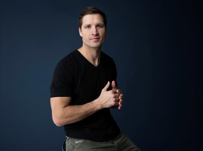 Country singer Walker Hayes' newborn dies after birth | iNFOnews.ca Country singer Walker Hayes' newborn dies after birth | iNFOnews.ca