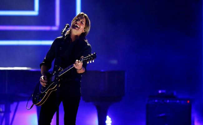 Chris Stapleton leads ACM nominations, Reba returns as host | iNFOnews.ca