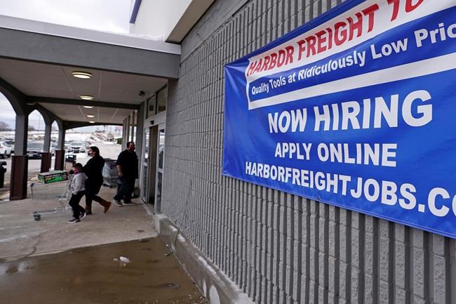 US jobless claims decline to a still-high 900,000 | iNFOnews.ca
