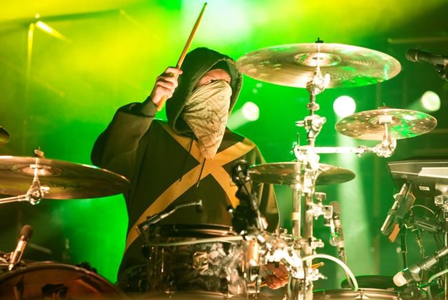 Debby Ryan, Twenty One Pilots drummer Josh Dun are engaged | iNFOnews.ca Debby Ryan, Twenty One Pilots drummer Josh Dun are engaged | iNFOnews.ca