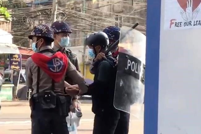 Myanmar's searing smartphone images flood a watching world | iNFOnews.ca