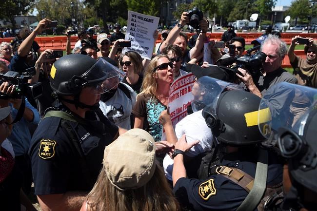 Police nationwide work on tactics for far-right rallies | iNFOnews.ca Police nationwide work on tactics for far-right rallies | iNFOnews.ca