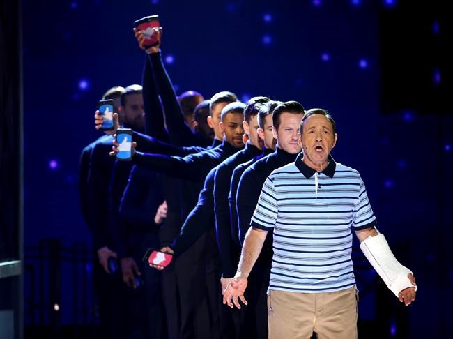 Outsiders make good as 'Dear Evan Hansen' wins big at Tonys | iNFOnews.ca