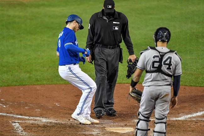Blue Jays dump Yankees 14-1 to inch closer to securing post-season berth | iNFOnews.ca
