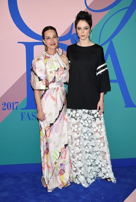 Raf Simons wins both top fashion honours at CFDA awards | iNFOnews.ca