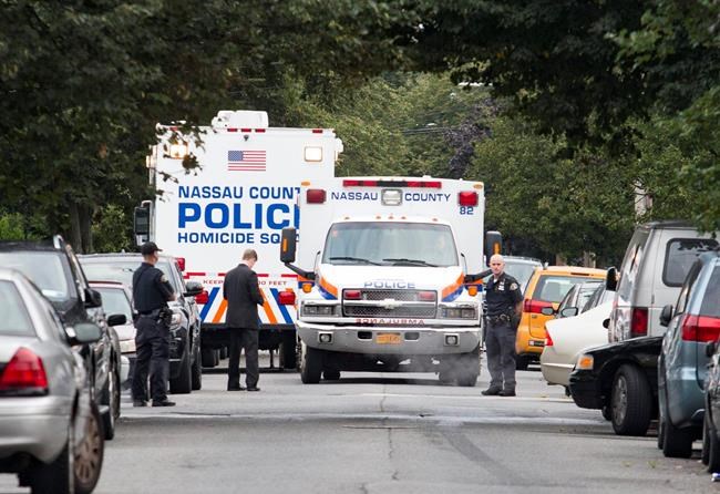 Police: NY man kills mother, sister, 3rd woman with hammer | iNFOnews.ca