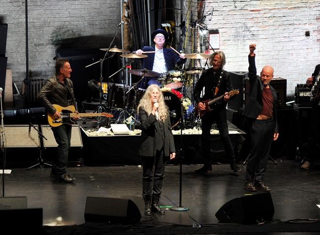 At Tribeca, the night belongs to Patti Smith - and Bruce | iNFOnews.ca