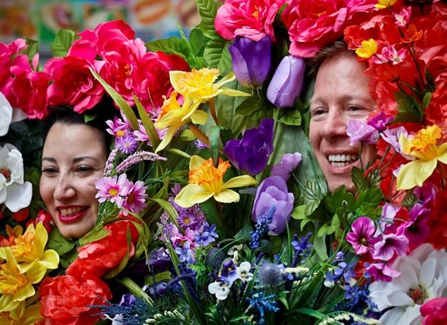 Easter Parade brings out fun, fanciful hats in New York City | iNFOnews.ca