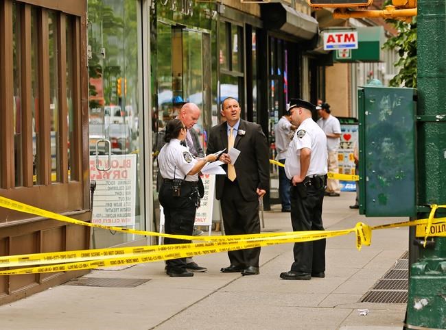 Cops: 4 teens stabbed on NYC street in fight among students | iNFOnews.ca Cops: 4 teens stabbed on NYC street in fight among students | iNFOnews.ca