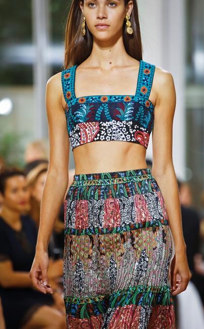 In transition, Oscar de la Renta presents a team effort | iNFOnews.ca In transition, Oscar de la Renta presents a team effort | iNFOnews.ca